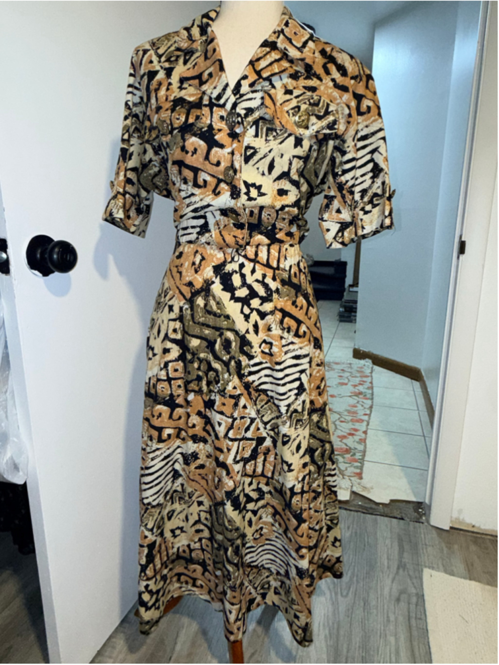 Vintage 80s/90s Tina Barrie Abstract
Geometric Animal Print Midi Shirt Dress s10
